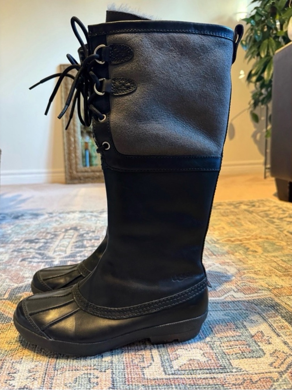 UGG Australia Belcloud Waterproof Leather & Wool Duck Boots - Size 8